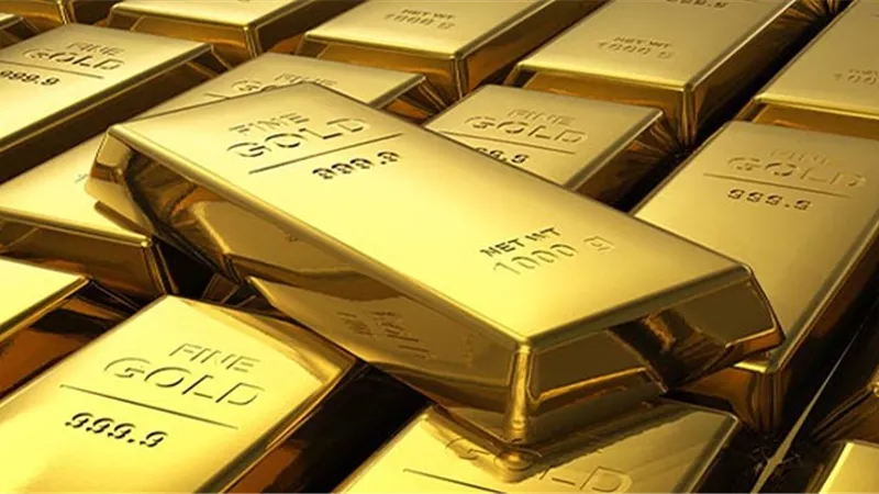 ارتفاع الدولار يدفع الذهب للانخفاض قبيل اجتماع المركزي الأمريكي