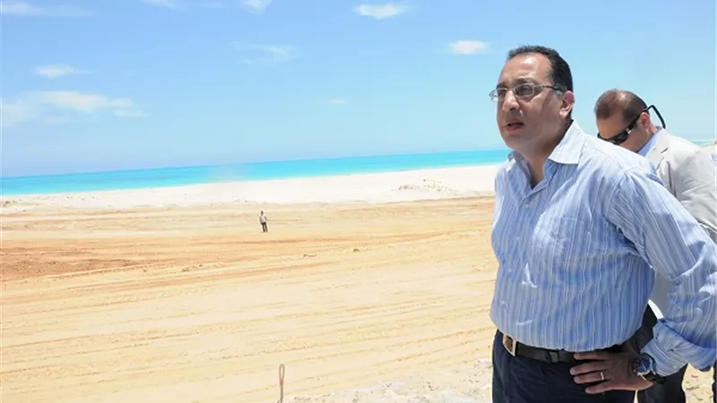 وزير الإسكان ومحافظ بورسعيد يتفقدان محور 30 يونيو
