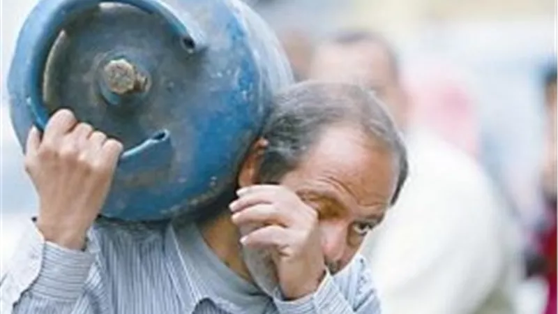 «اقتصادى»: قرارات الإصلاح دمرت الطبقة الوسطى