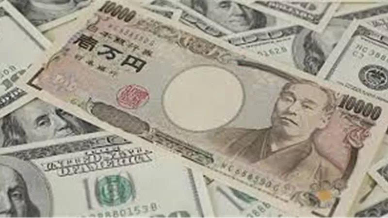 الدولار يصعد لأعلي مستوى في 4 أشهر أمام الين