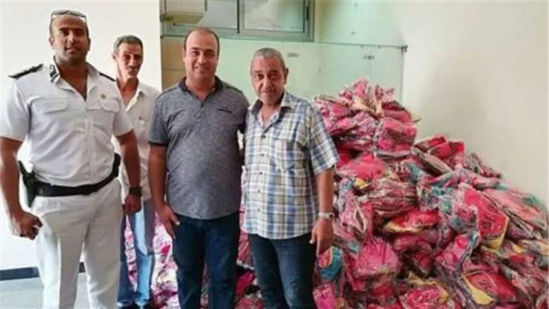 جمارك بورسعيد تضبط «ملابس حريمى داخلية» قبل تهريبها 