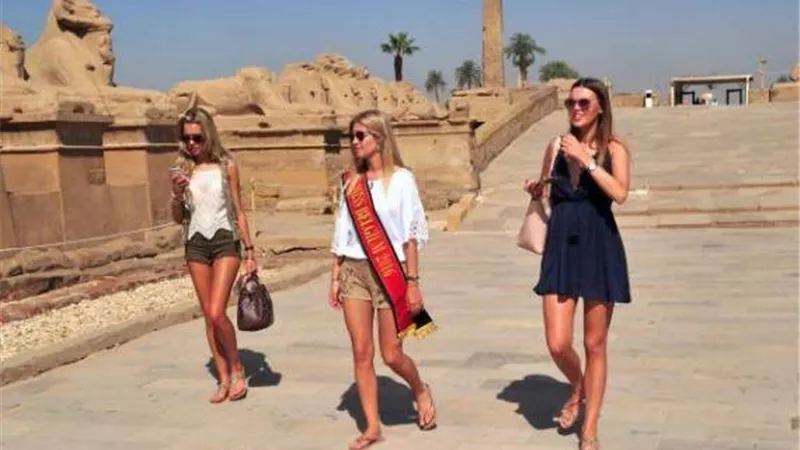 «خبير» ضريبة القيمة المضافة كارثة للسياحة 