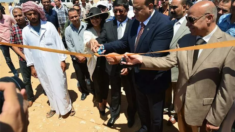 محافظ مطروح والسفير الهندي يطلقان شارة بدء إنارة «أجعوين»