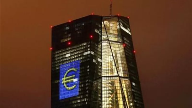 «المركزى الأوروبي» يدرس مراجعة مساهمين في «دويتشه بنك»