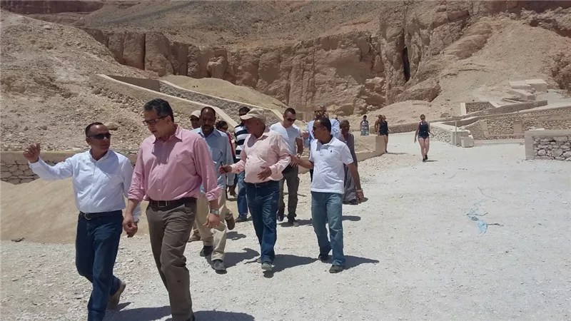ننشر جولة وزير الآثار بالأقصر