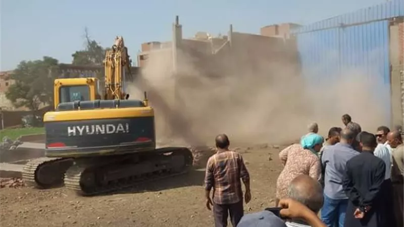 حملات لإيقاف وإزالة أعمال البناء المخالفة بحي غرب الإسكندرية