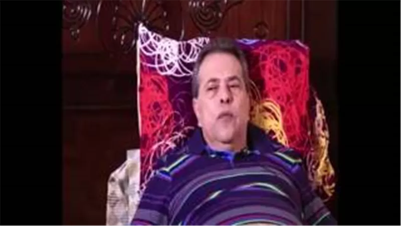 بالفيديو.. توفيق عكاشة على فراش المرض يعتذر لأحمد أبو هشيمة ويندم على ما فات 
