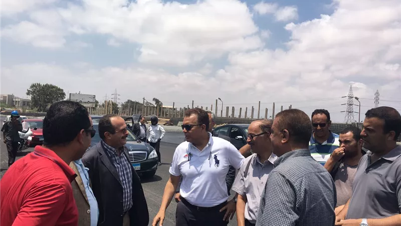 «عرفات» يشدد على انتهاء تطوير كوبري مرغم.. ومرور السيارات الأسبوع المقبل 