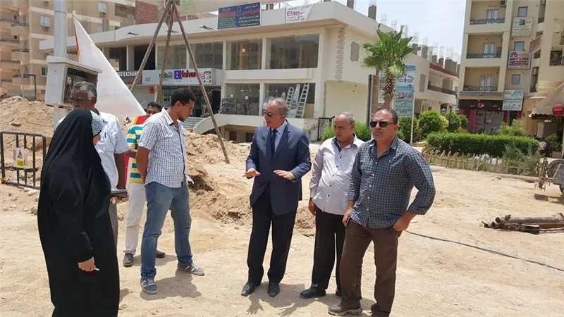 محافظ البحرالأحمر يواصل جولاته الميدانية بالغردقة