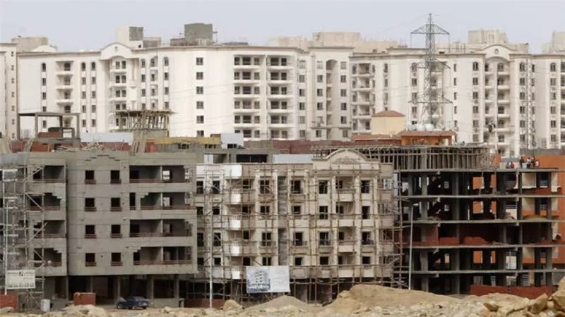 القطاع العقاري يبحث عن طوق نجاة.. «عمائر»: ارتفاع طلب العاملين بالخارج على المدن الجديدة إلى 40%.. «الاتحاد الدولي»: تحرير سعر الصرف أنعش العقارات