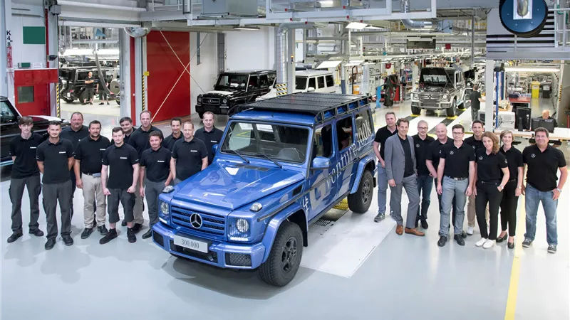 «مرسيدس» باللون الأزرق في احتفالية «G-Class»