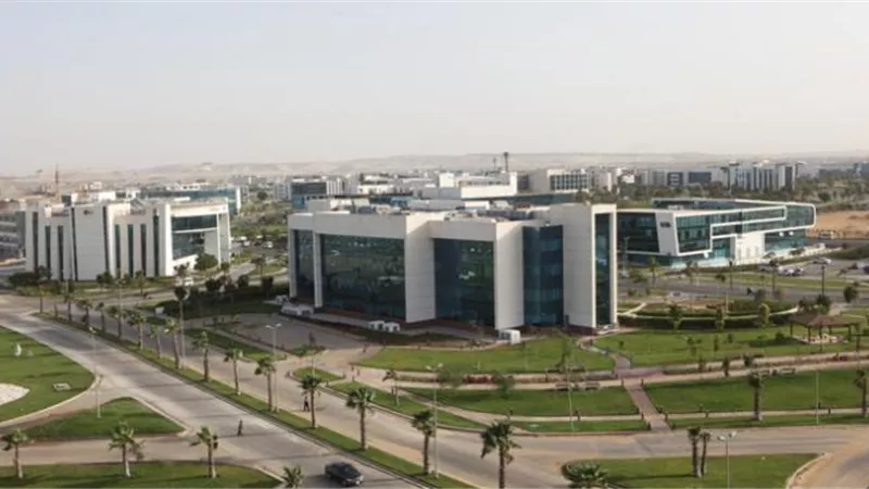 15% زيادة في خدمات النقل بالقرية الذكية