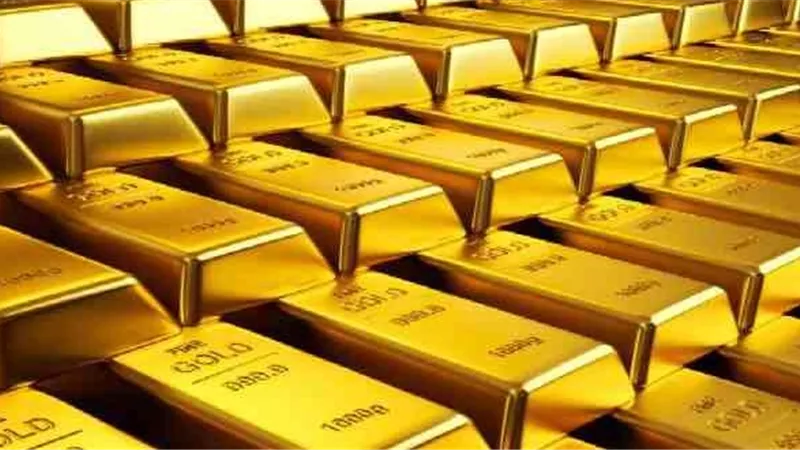 الذهب عند أعلى سعر في 6 أسابيع مع تراجع الدولار