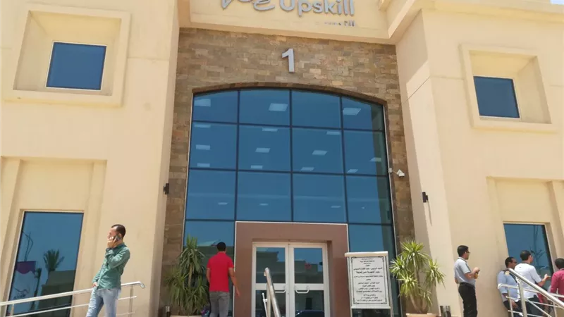 بالصور.. المناطق التكنولوجية في برج العرب 