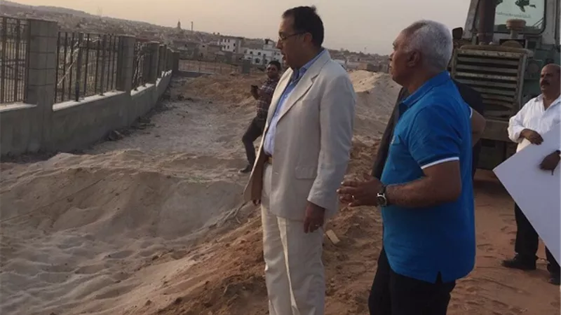 بالصور.. وزير الإسكان: متنزهات راقية بكل المدن الجديدة