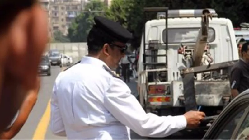 مدير إدارة المرور الجديد يتفقد الطرق السريعة في أول يوم عمل