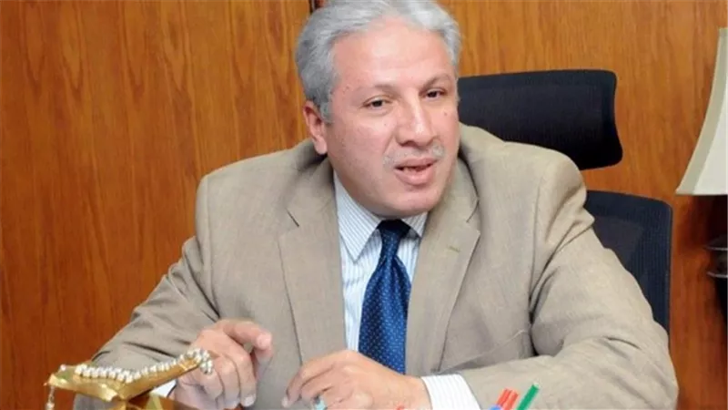 «بيومي» يتابع الاستعدادات للحج بمطار القاهرة