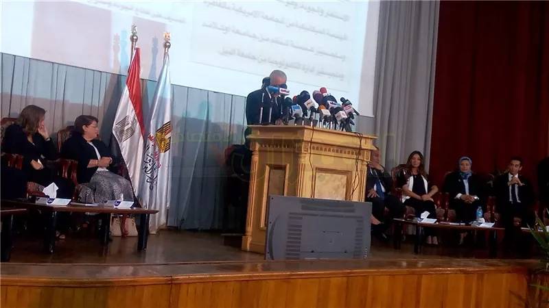 وزير التعليم يستعرض إنجازات وزارته في مؤتمر صحفي