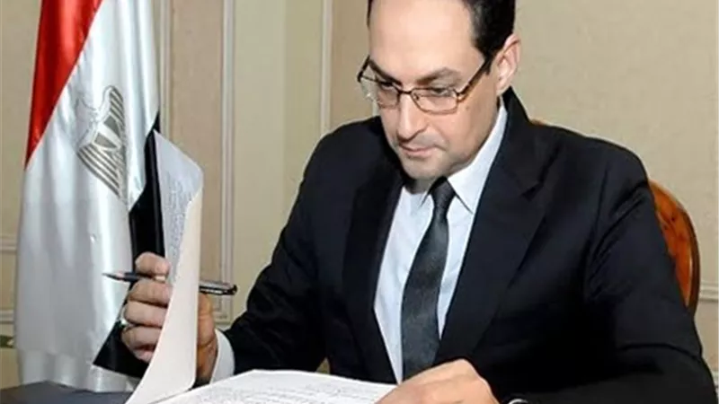 التنظيم والإدارة تعلن قواعد تعيين مصابي الثورة وأسر الشهداء
