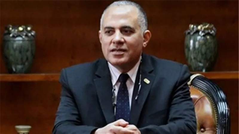 «وزير الري» يلتقي شباب الباحثين بالوزارة لدعم مشاركتهم في برامج البحث العلمي