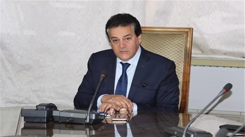 «وزير التعليم العالي» يجدد تعيين قيادات بالوزارة وجامعة قناة السويس