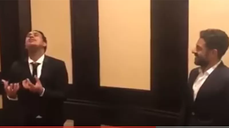  بالفيديو.. محمود الليثى يتحدى حماقى بغناء اغنية له 