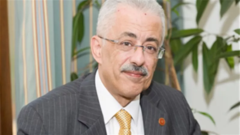 «شوقى» يصدر كتابا دوريا للاستعداد الجيد والمبكر للعام الدراسى الجديد