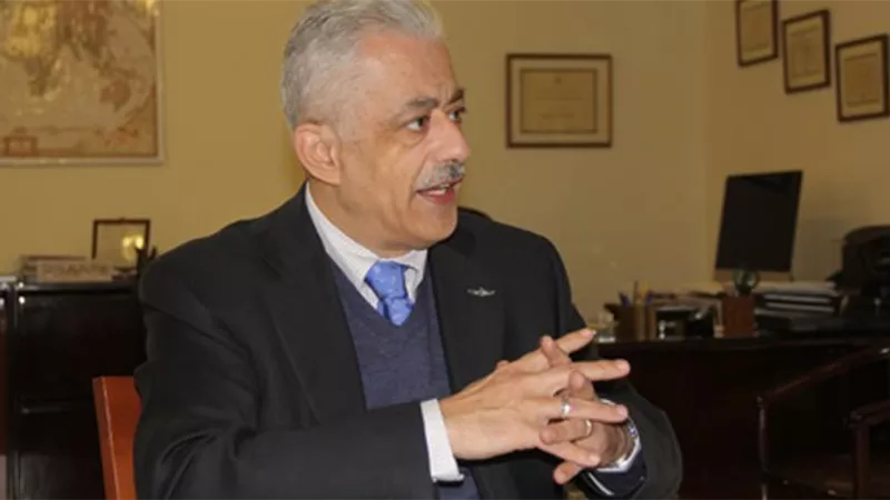 «شوقى» يعتمد نتيجة الدور الثانى لامتحان الدبلوم الثانوى الفنى للصم وضعاف السمع بنسبة 96.55%