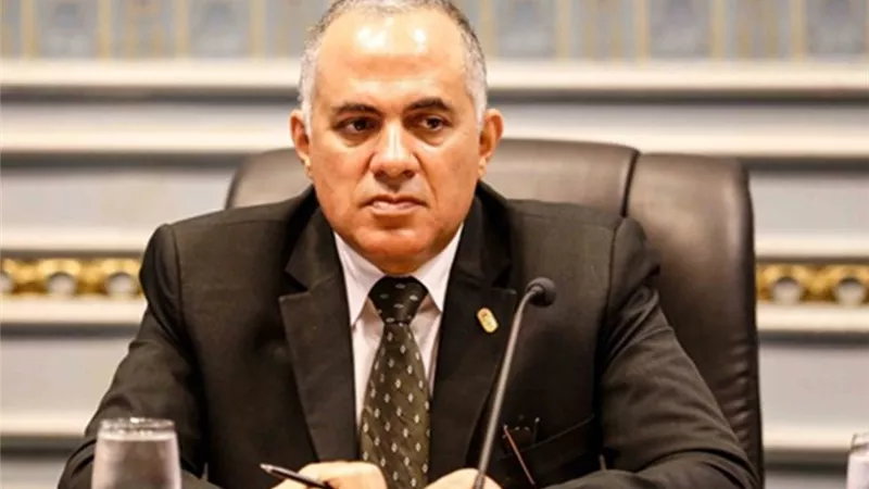 «وزير الري» يتلقى تقريرا حول إنجازات الهيئة المصرية للشواطئ