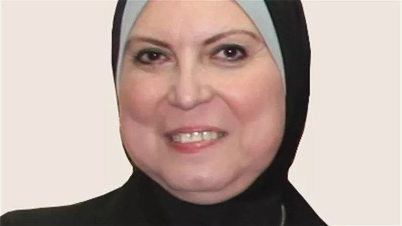 «نيفين جامع»: دعم مشروعات شباب المخترعين لخدمة الصناعة