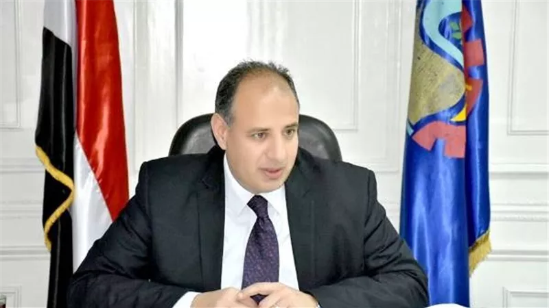 محافظ الإسكندرية يحيل موظفة للنيابة بعد استيلائها على أموال عامة 