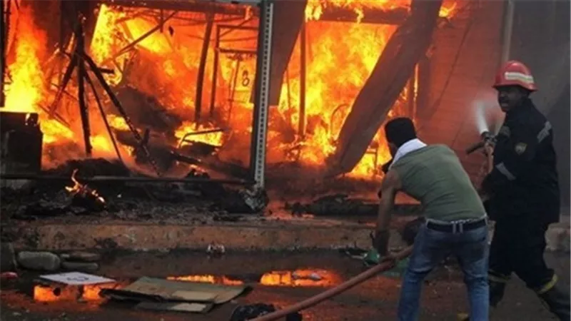 حريق يدمر عقارين سكنيين و4 أكشاك بمدينة كوم أمبو بأسوان