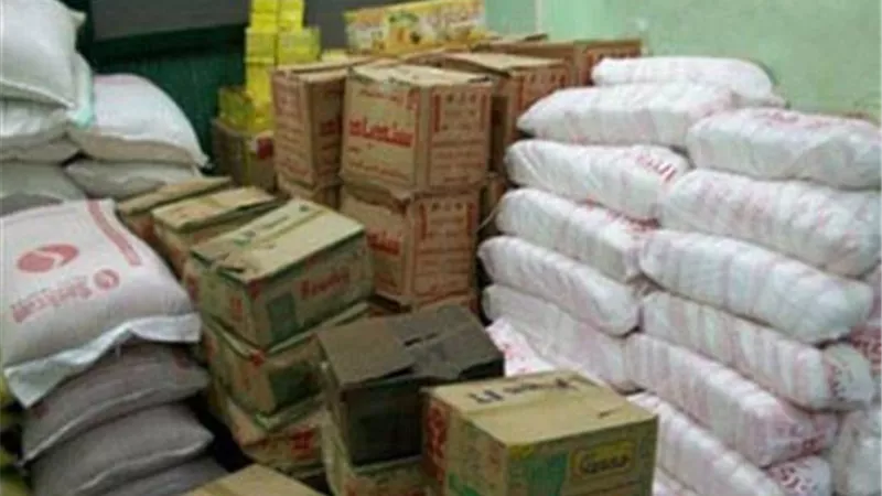 «التموين» تضبط 6 طن سكر و3200 عبوة زيت مدعم قبل بيعها بـ«السوق السوداء»