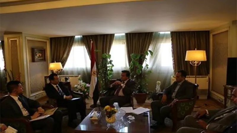 وزير التعليم العالي يبحث سبل التعاون مع الصين