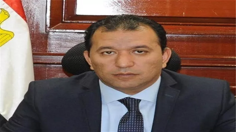 «محافظ الأقصر» يناقش مشكلات أهالي قرية الرياينة