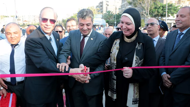 محافظ القاهرة يفتتح مشروع شارع مصر بالنزهة