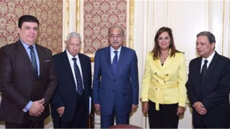 رئيس الوزراء يؤكد أهمية دور الإعلام فى دعم تحقيق التنمية