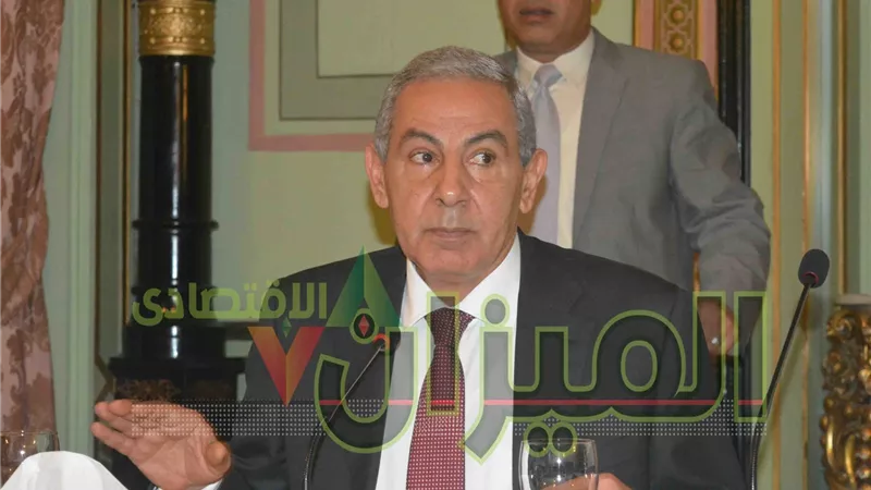 بالفيديو..«قابيل» يمازح الصحفيين..«قدرنا نصنع دبابات مش هنقدرننتج شوية أجهزة طبية»