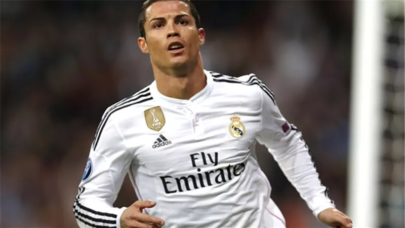صحيفة: بقاء«رونالدو» مع ريال مدريد لم يعد مضمونًا