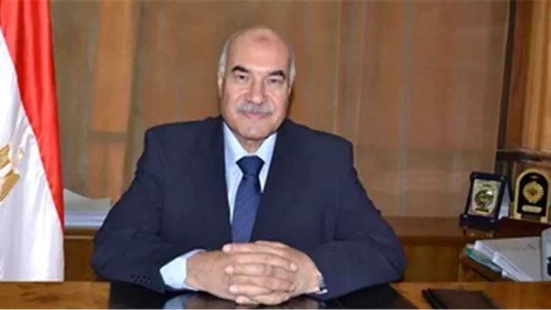 «القابضة للغزل والنسيج» توكد التزامها بصرف مستحقات عمالها 