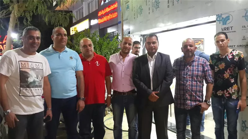  شاهد.. «تجار السيارات» تحكم «بذبح عجل» لفض نزاع بين أعضائها
