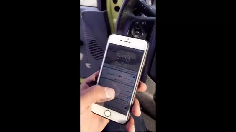  بالفيديو.. أم تراسل ابنها لحظة وفاته