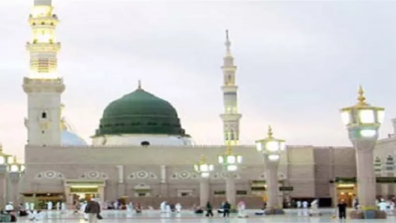 توافد ضيوف الرحمن على المدينة المنورة للسلام على رسول الله