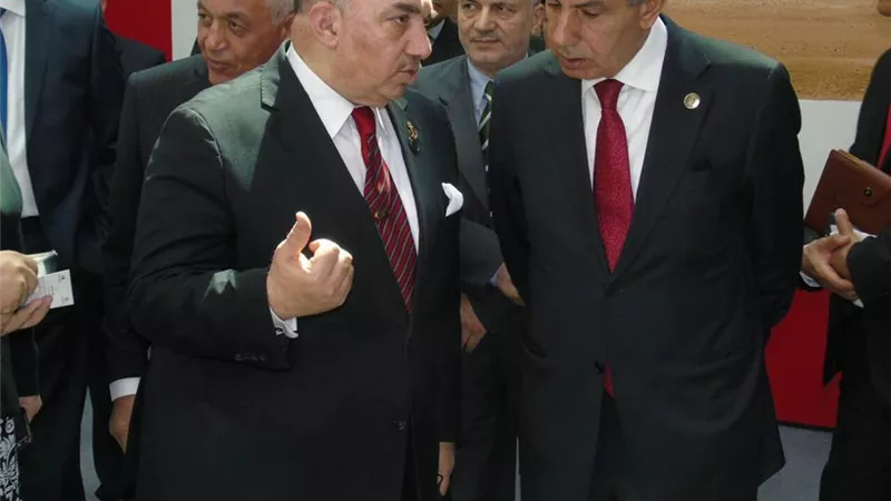 بالصور.. وزير الصناعة في معرض الصين والدول العربية 2017