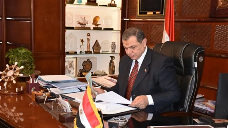 القوى العاملة تبدأ غدا في قبول طلبات 510 راغبين في العمل بإحدى دول الخليج