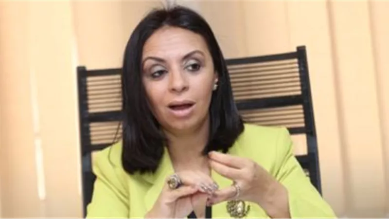 «القومى للمرأة» ينظم قافلة لاستخراج بطاقات رقم قومى للريفيات بقنا