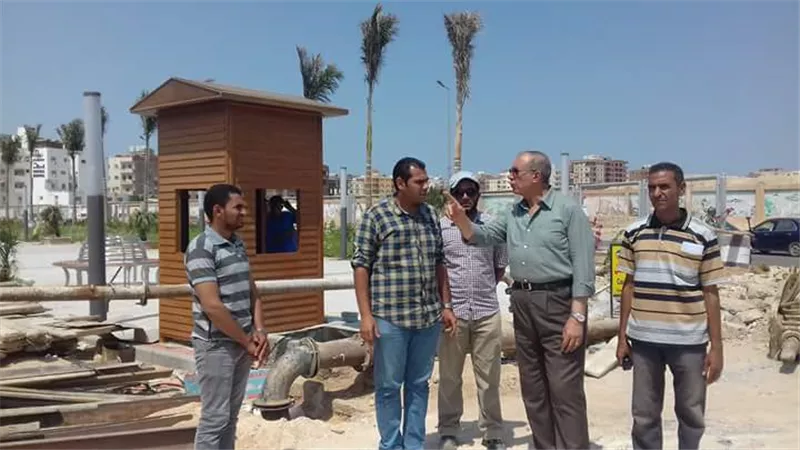 محافظ البحر الأحمر يتفقد الممشى السياحى بالغردقة