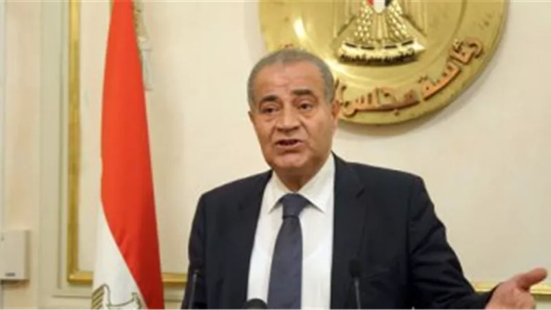 إقالة نائب رئيس لجنة المساعدات الأجنبية بوزارة التموين