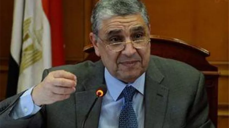 وزير الكهرباء يعلن عن موعد تجريب تشغيل محطات سيمنس 