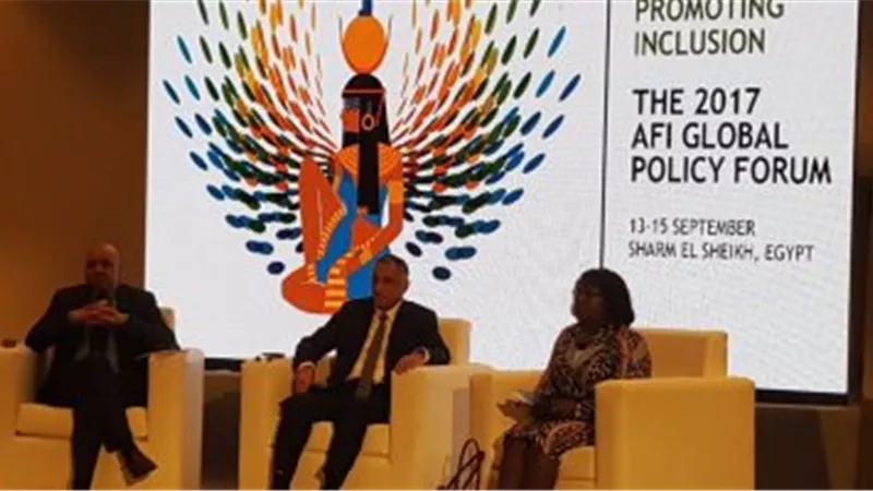 طارق عامر: المرأة ثروة المجتمع.. وأمى علمتنى جرأة التعبير عن الرأى